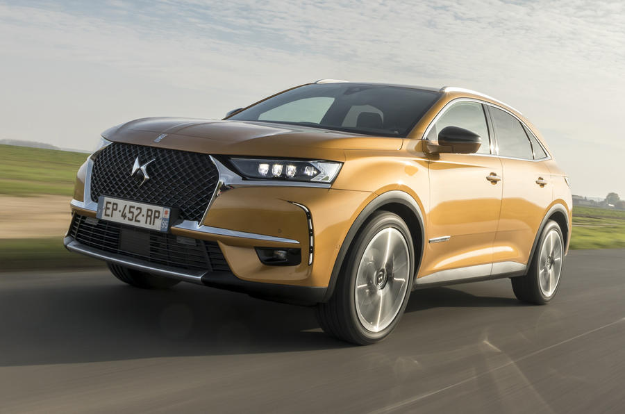 DS 7 Crossback фото. Автомобиль ds7 Crossback гибрид. Ds7 Sport. Ситроен DS гибрид полный привод.